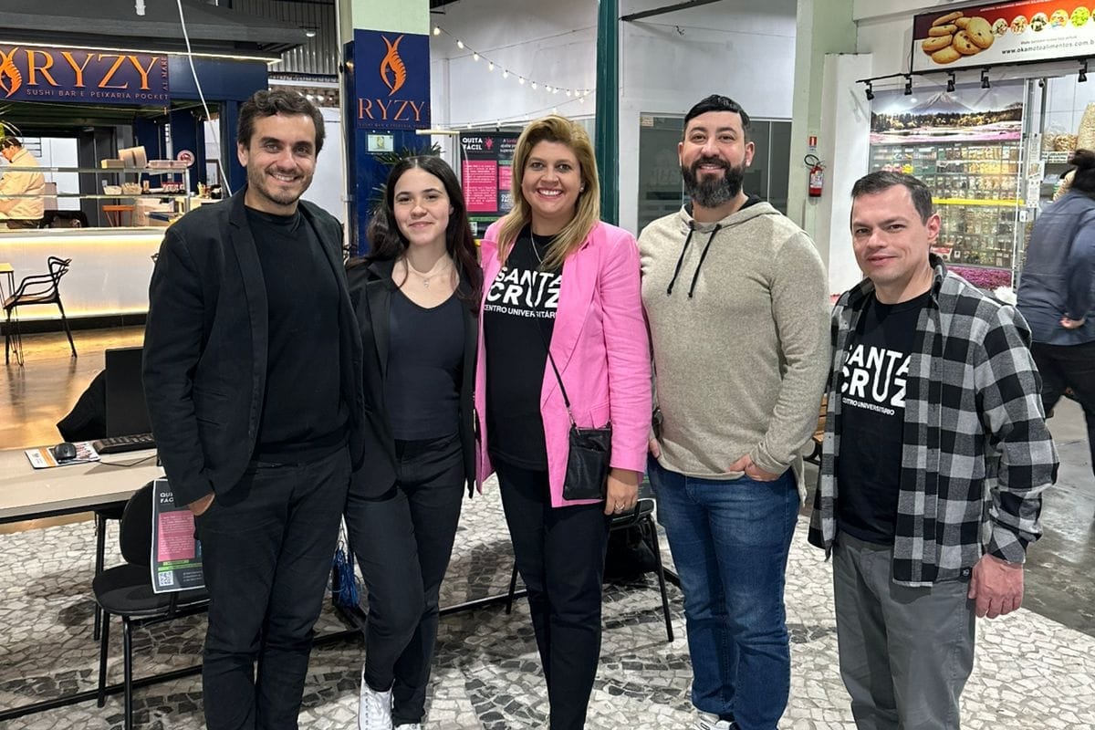 Santa Cruz realizou ação do projeto Quita Fácil no Mercado Municipal Capão Raso para auxílio a superendividados